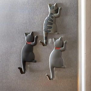Set of 3 Magnet Cat Hooks rubber